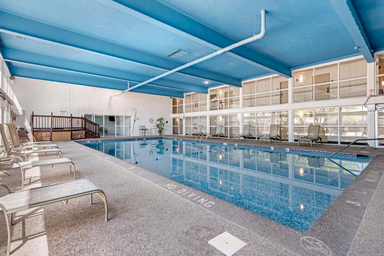 Suburban Studios Pueblo North מראה חיצוני תמונה